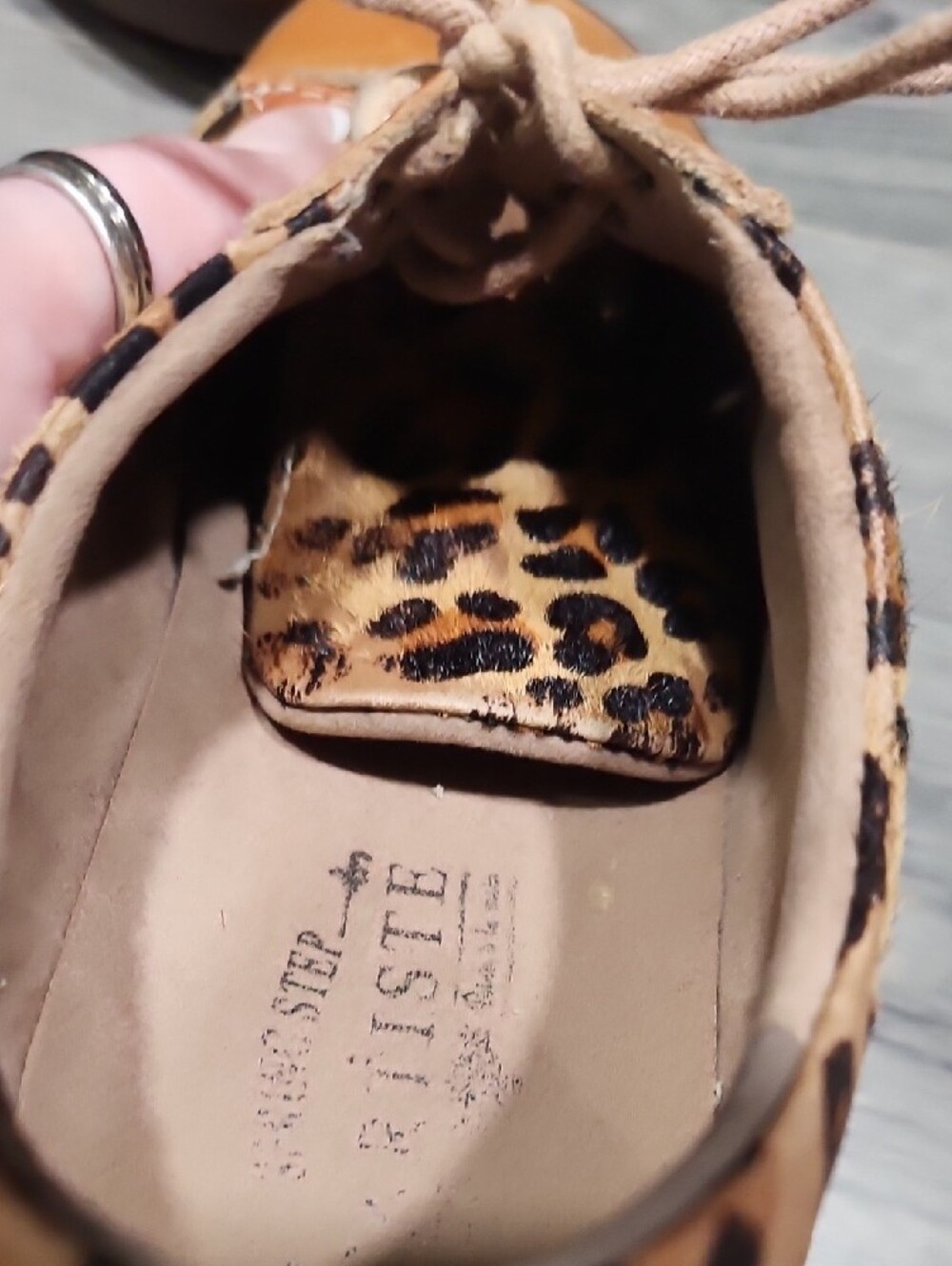 La'Artiste Libby Leopard Print Calfhair Leather Casual Sneakers - Picture 3 of 11